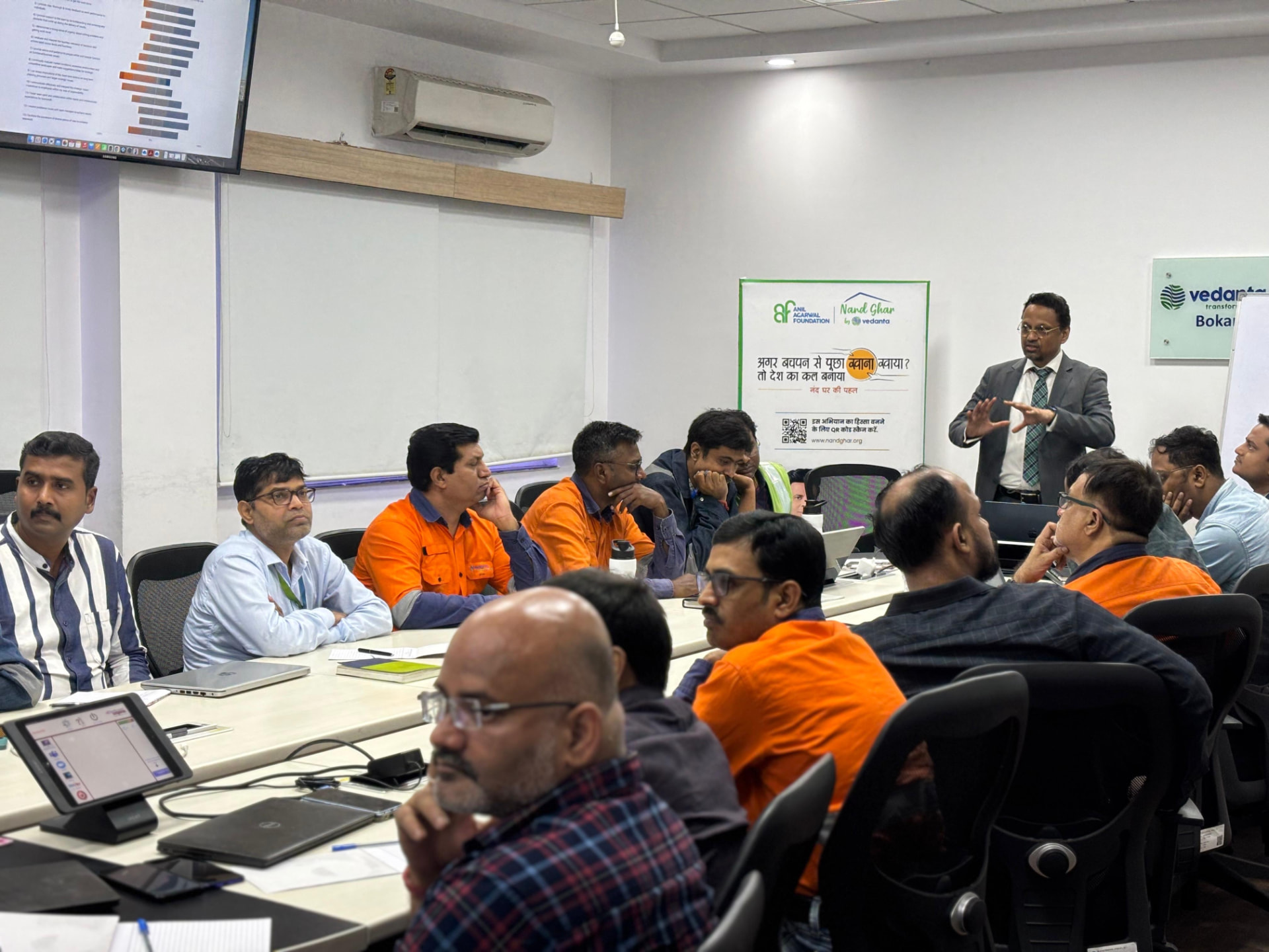 Saurabh Gupta facilitating an in-person leadership conversation with ESL Steel leaders